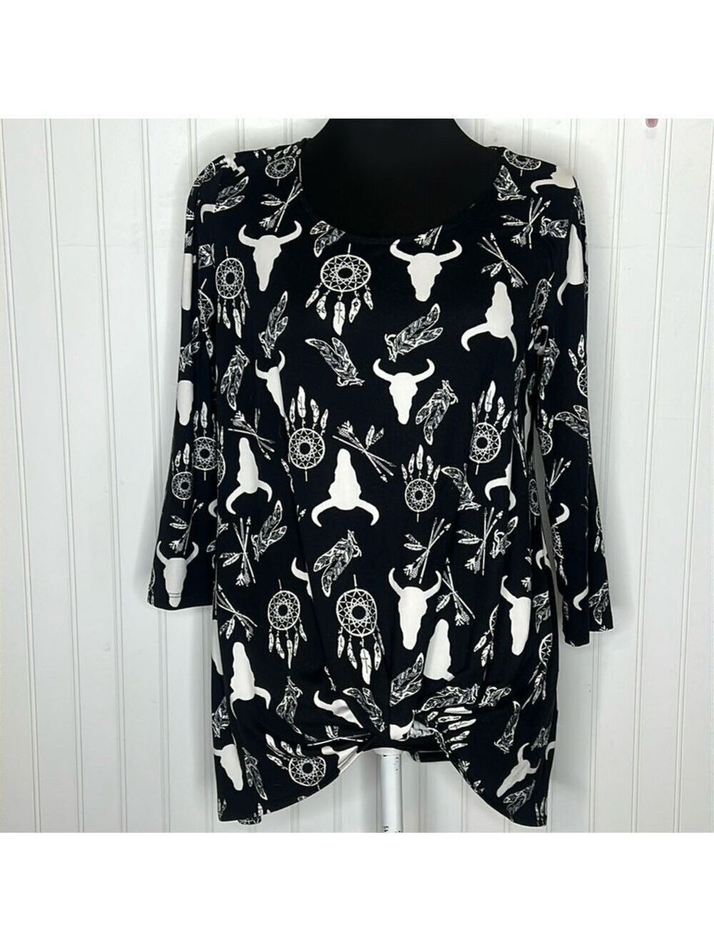 - Jody Native Print Pull Over Top Size Medium